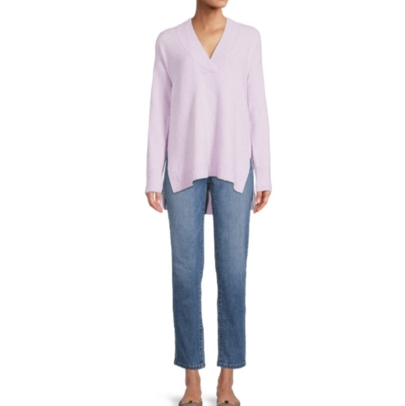 New Women's Soft Lavender Sweater - Picture 4 of 5